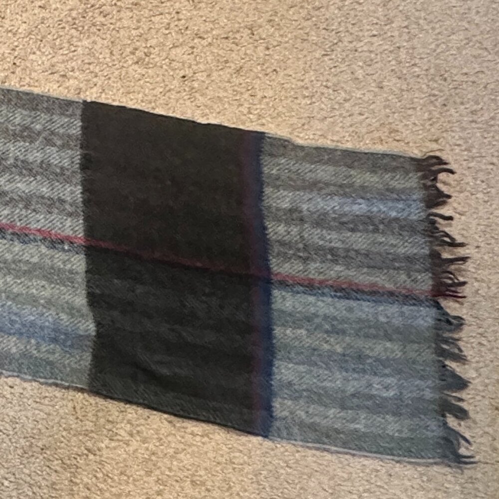 PLAID GRAY & BLACK WINTER SCARF